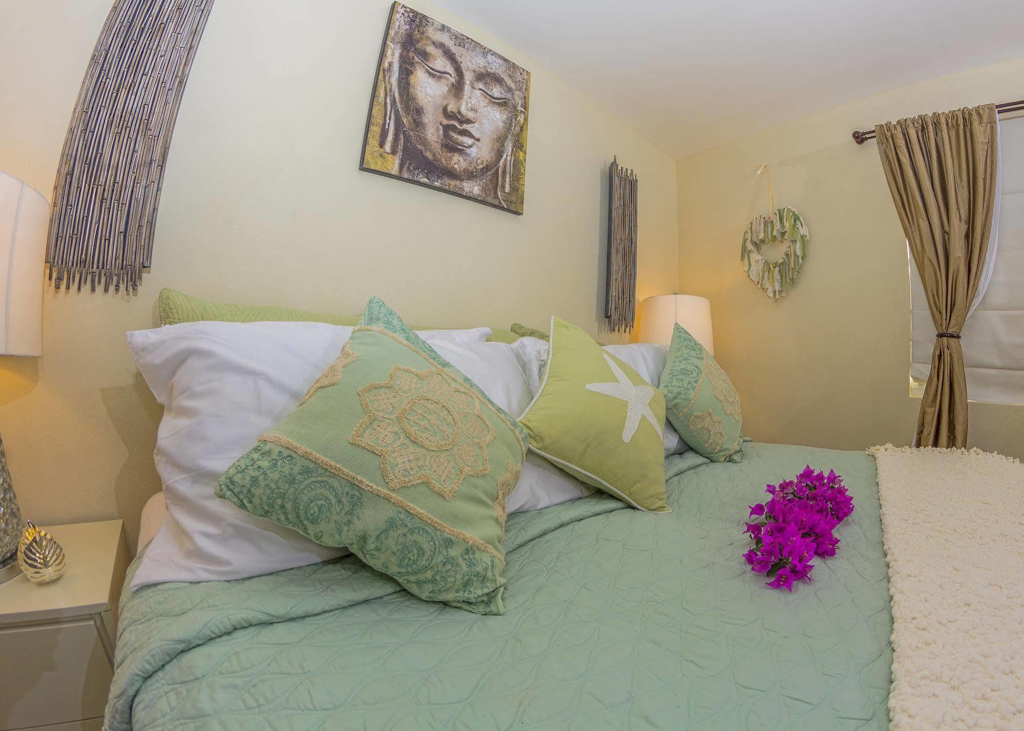 Lantana Barbados Condos Saint James Exterior foto